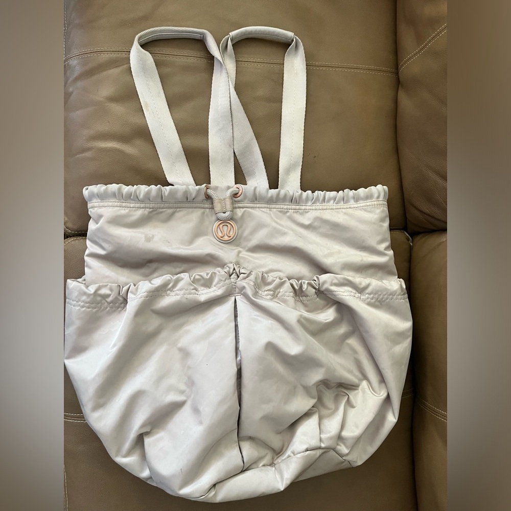 Lululemon duffle bag